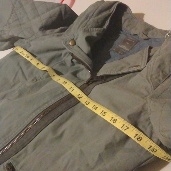 Gap Quilted Motorcycle Jacket SZ 12 with quilted lining. - Picture 8 of 9